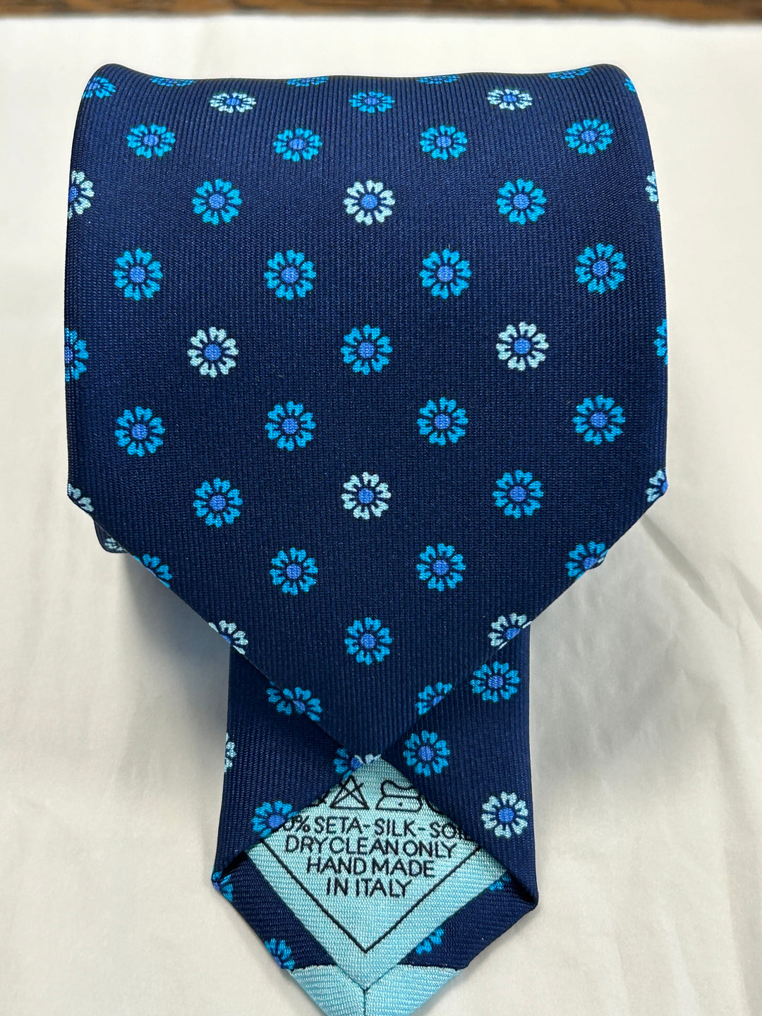 GEOMETRIC  NECKTIE