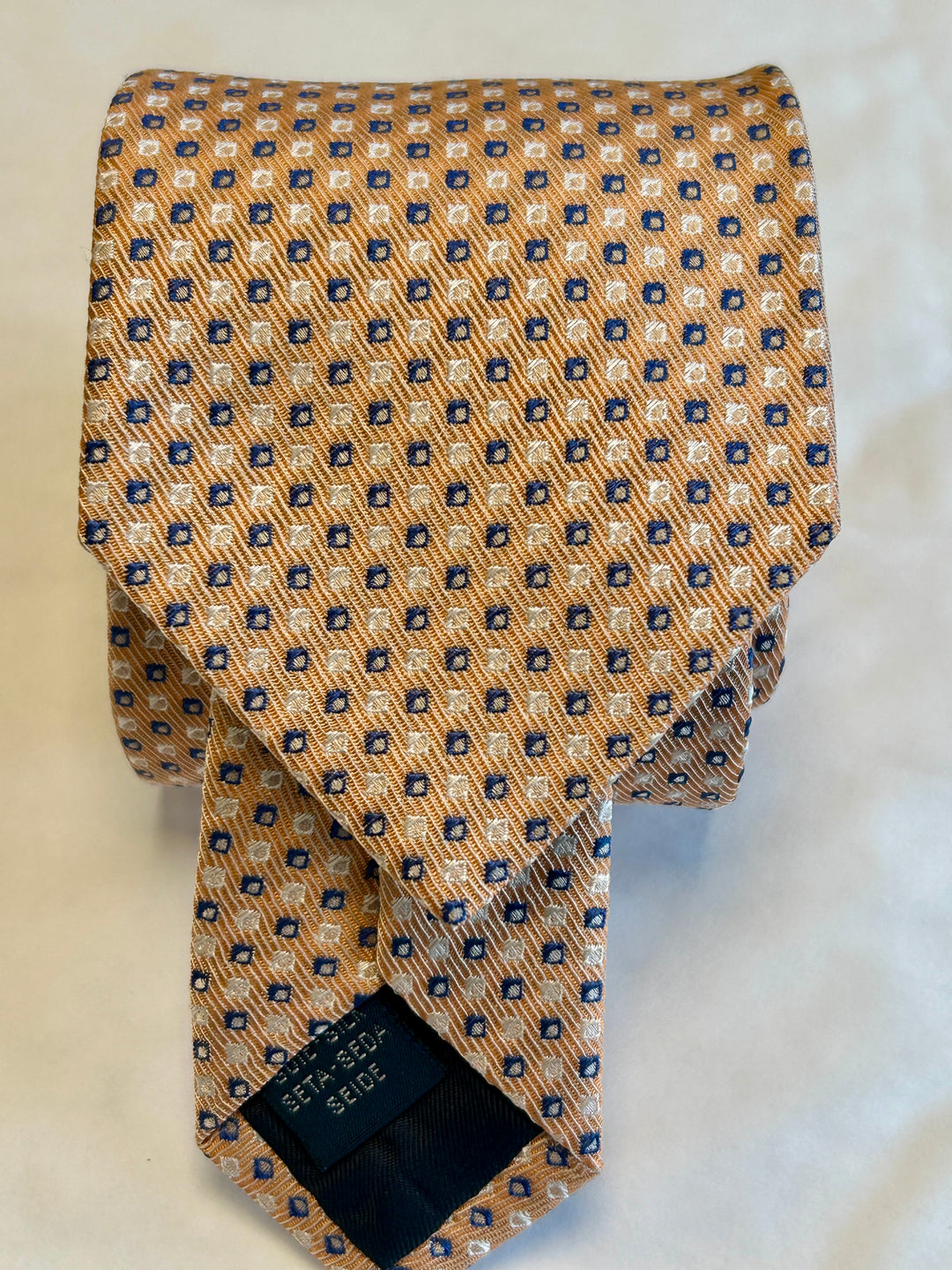 MICRO CUBE NECKTIE