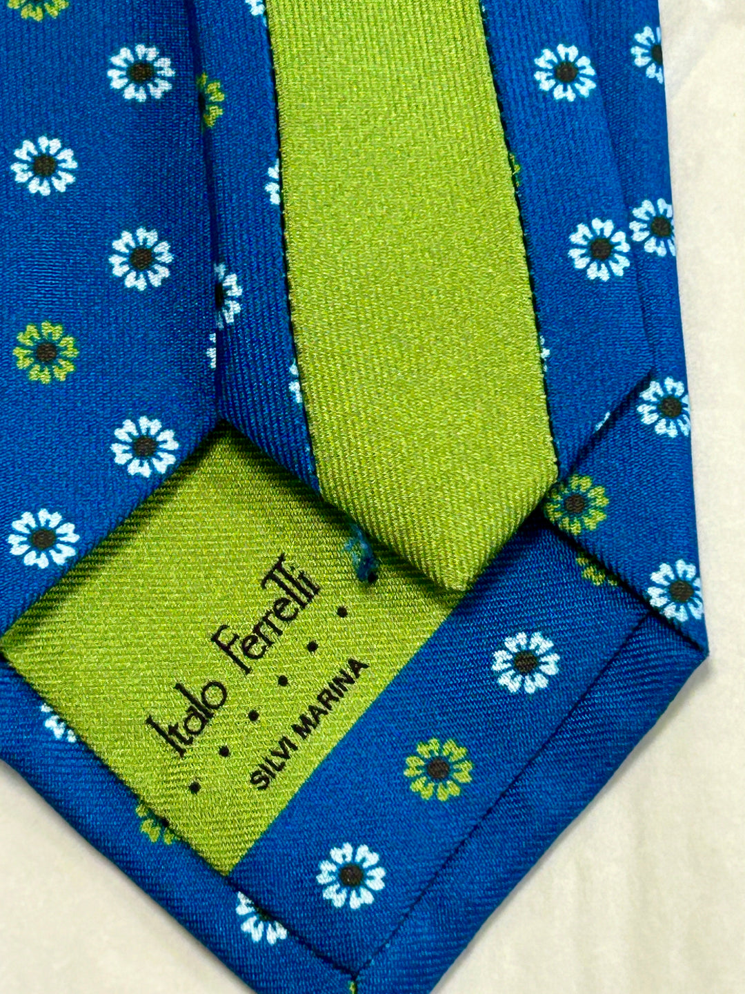 GEOMETRIC  NECKTIE