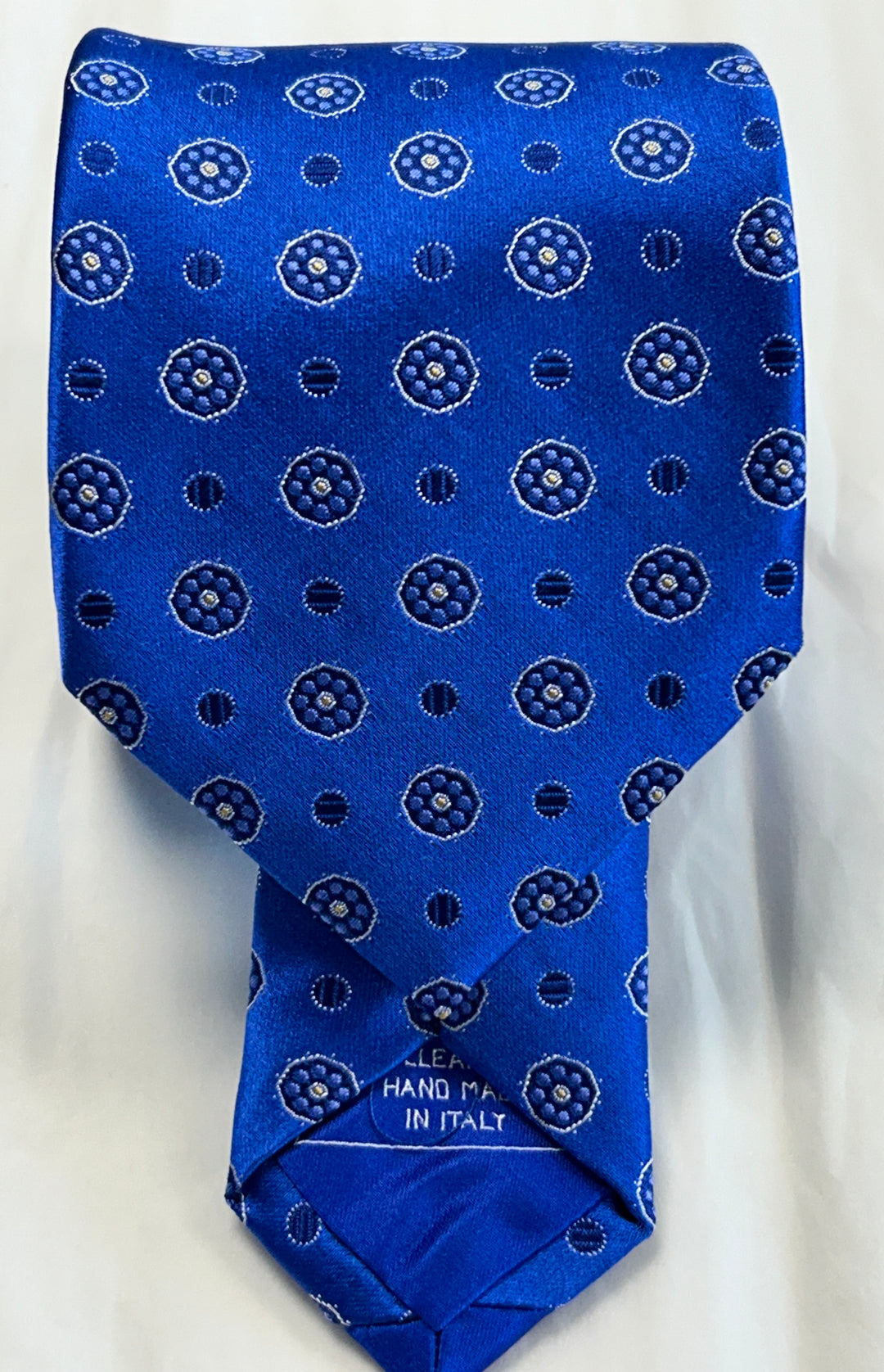 GEOMETRIC  NECKTIE