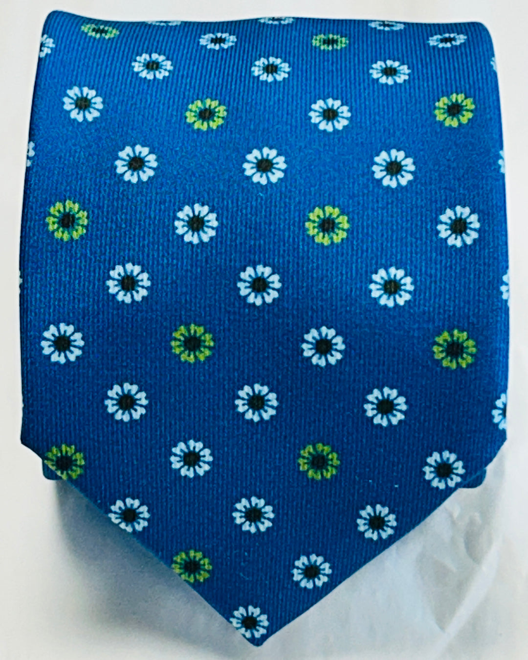 GEOMETRIC  NECKTIE