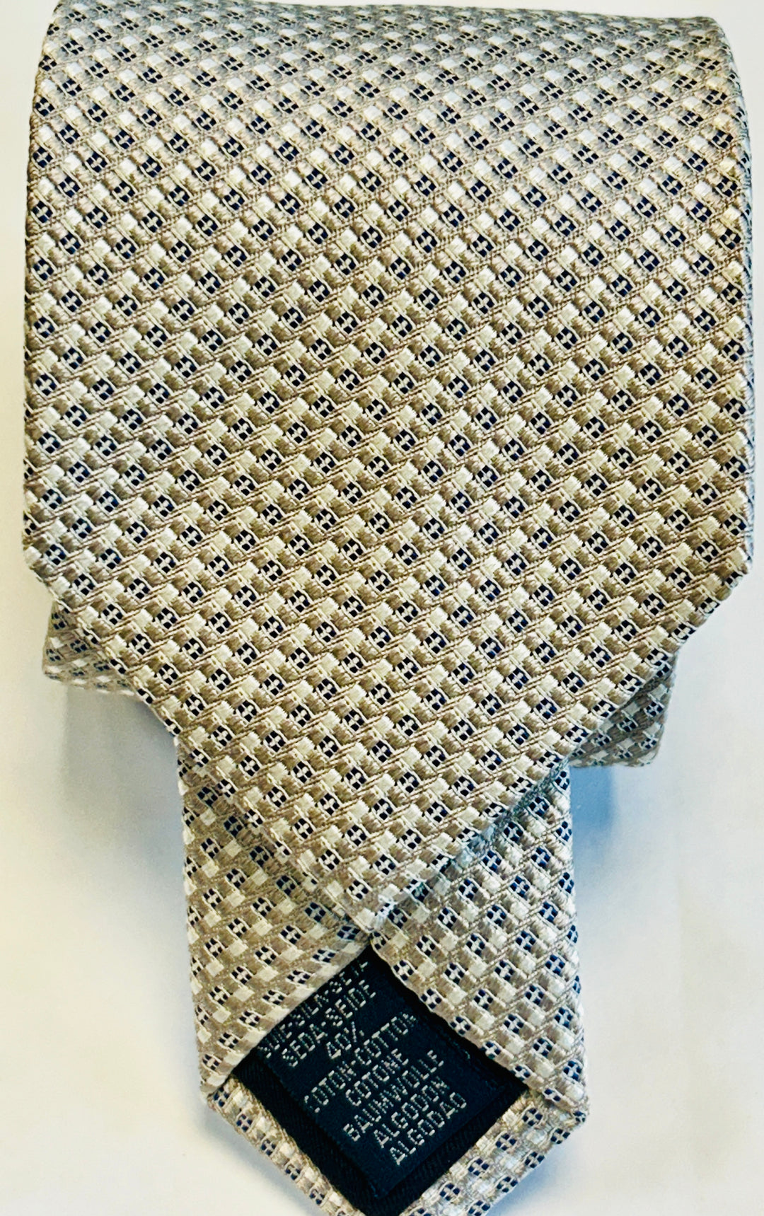 NEAT CUBE NECKTIE