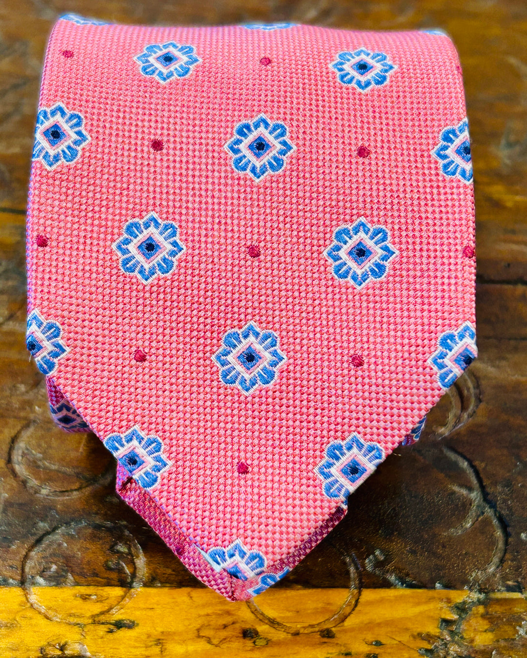 MEDALLION  NECKTIE - PINK