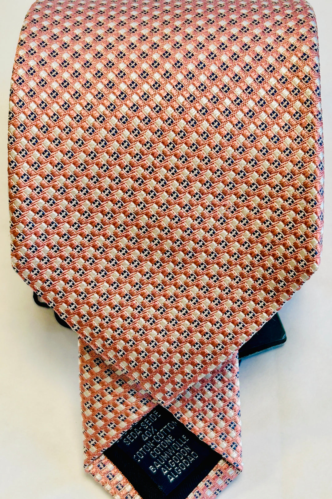NEAT CUBE NECKTIE
