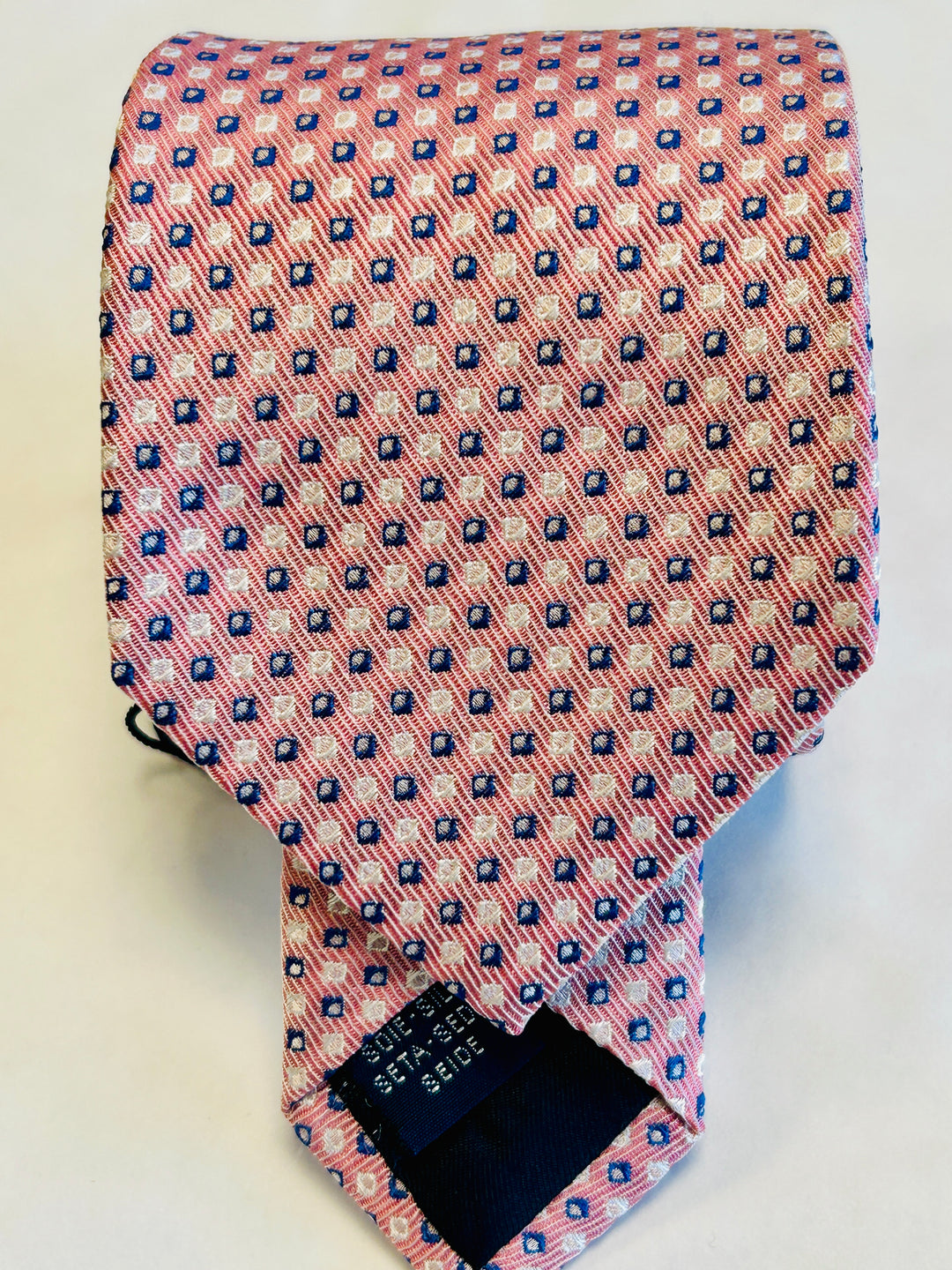 MICRO CUBE NECKTIE