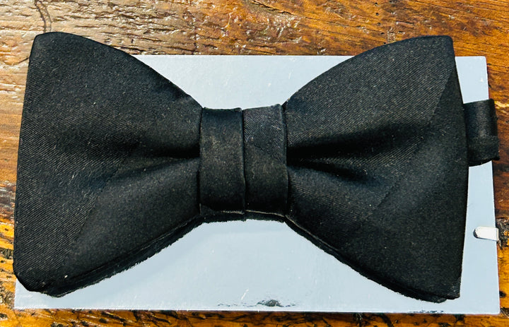 BOLD STRIP BOWTIE