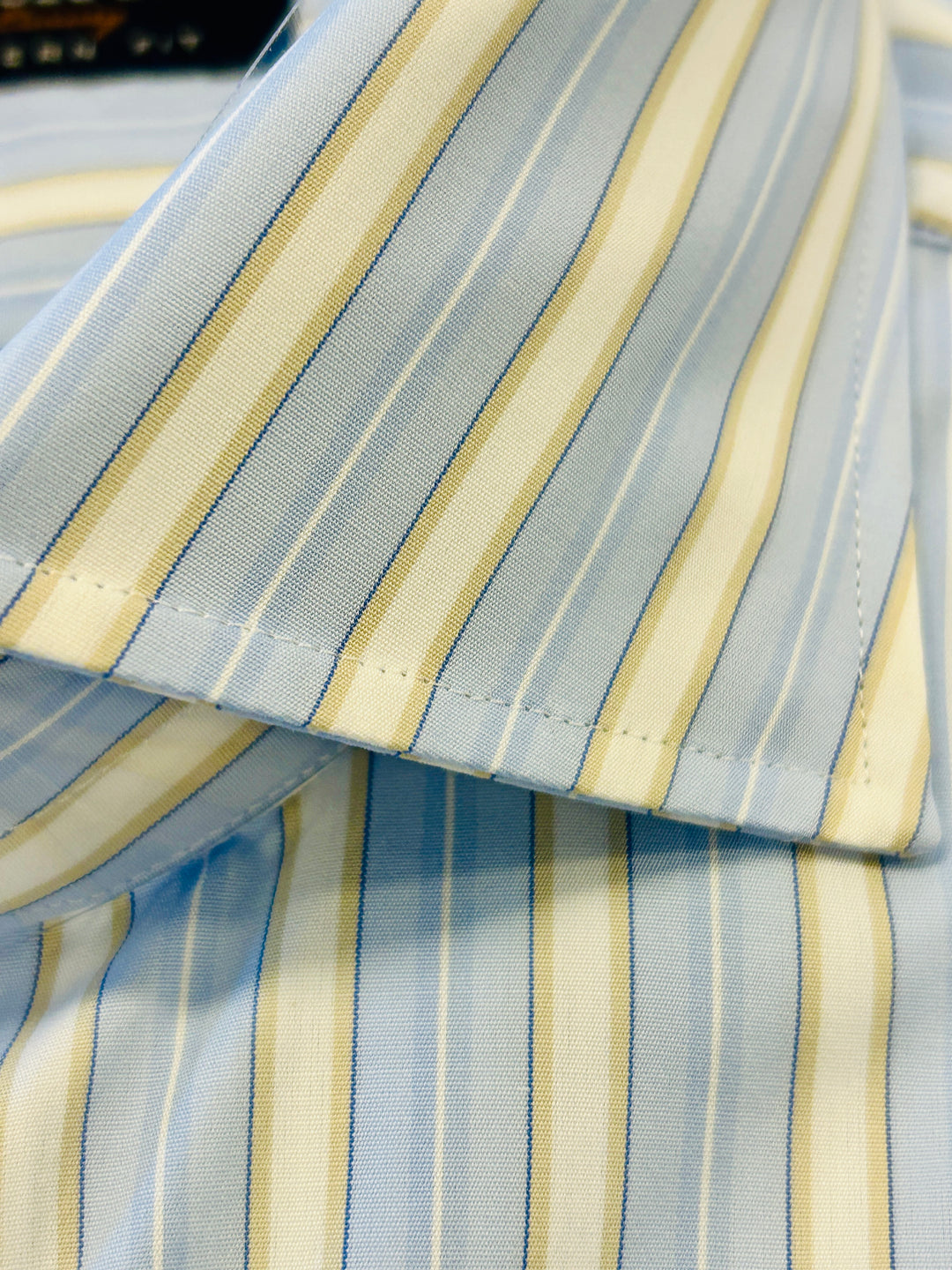 BOLD STRIPE DRESS SHIRT