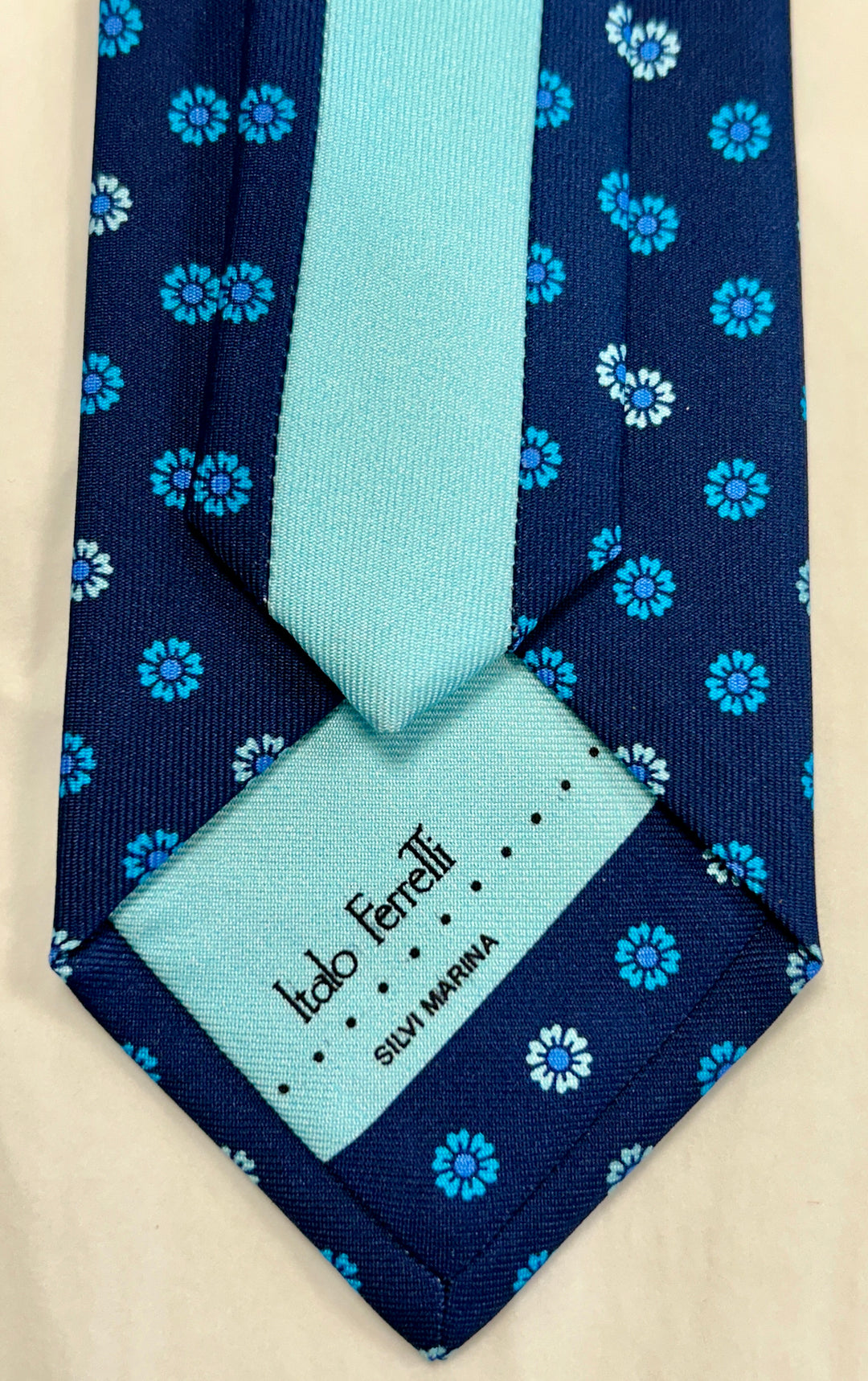 GEOMETRIC  NECKTIE